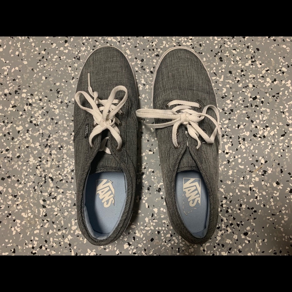 Women’s gray low-canvas vans